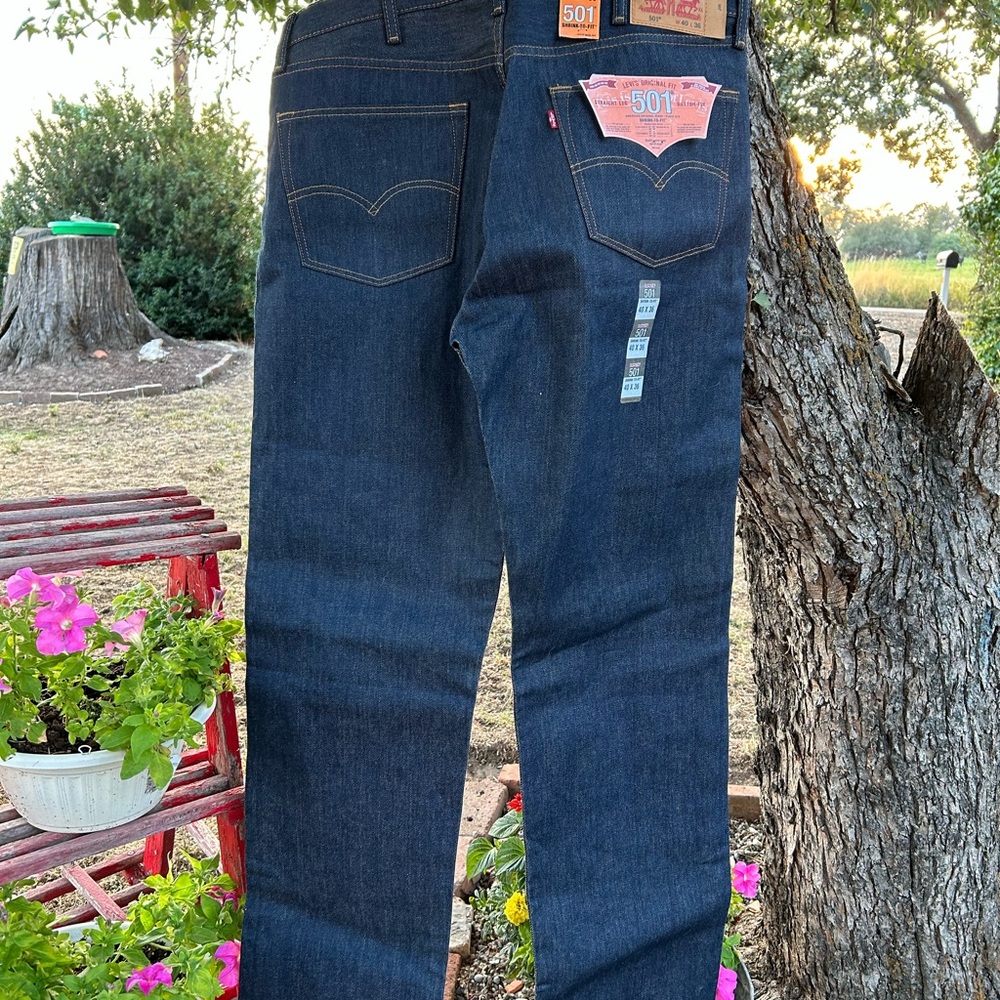 NWT Levi's 501 Dark Indigo Jeans - Picture 4 of 9